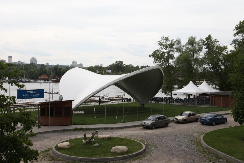 Apartments Raisy Okipnoi Kiev Bagian luar foto