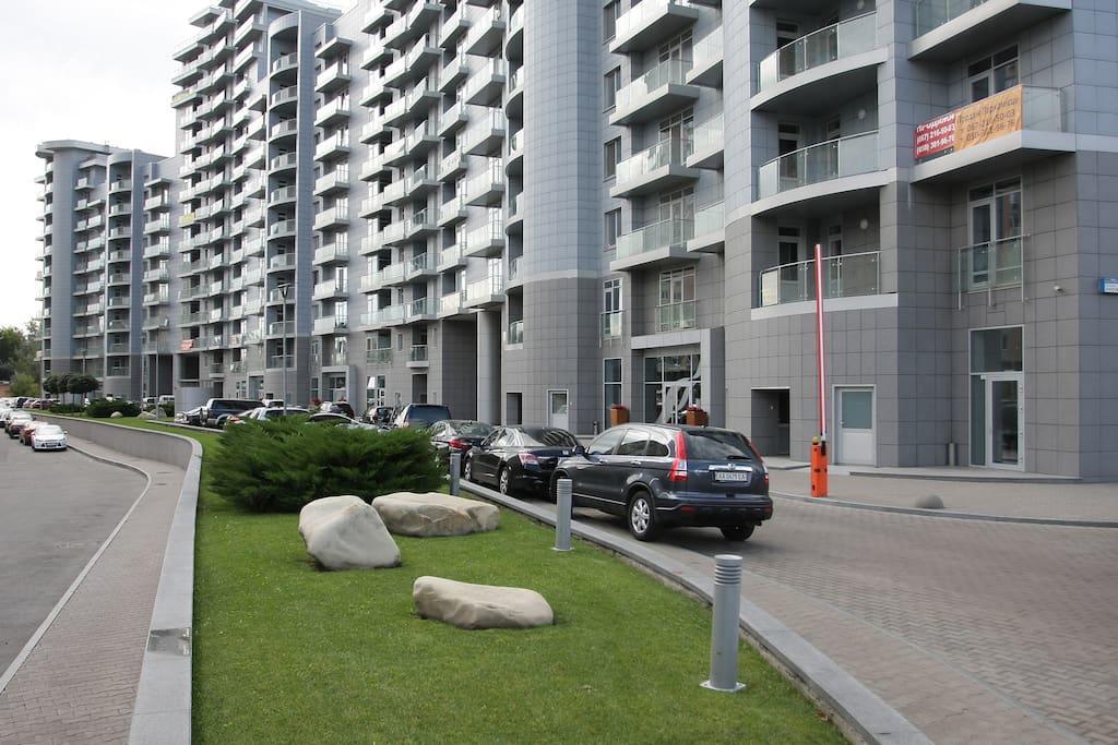 Apartments Raisy Okipnoi Kiev Bagian luar foto