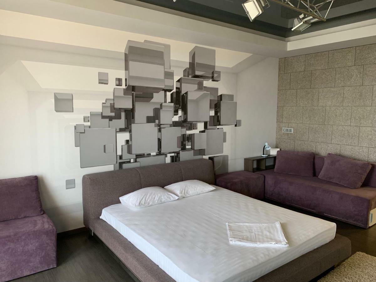 Apartments Raisy Okipnoi Kiev Bagian luar foto